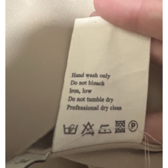 A.W.A.K.E. AWAKE MODE Beige Pointed Collar Button-Front Blouse - Size 34EU/Small - Picture 6 of 7